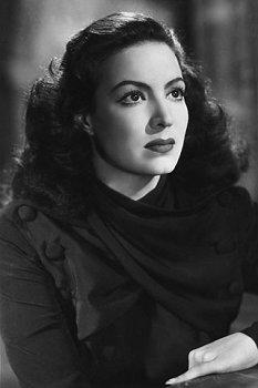 Maria Felix.jpg - MARÍA FÉLIX María de los Ángeles Félix Güereña  nació el 8 de abril de 1914 en Álamos, Sonora  y murió el 8 de abril de 2002, Ciudad de México. Considerada una de las actrices de cine más internacionales de México. En España la recuerdan principalmente por su trabajo en la cintas "La bella Otero" (1954) y "Faustina" (1956). 